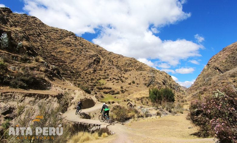 Down-hill-tour-from-lares-pass-to-the-sacred-valley